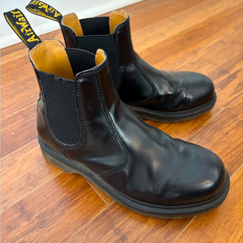 Dr Martens Chelsea boots